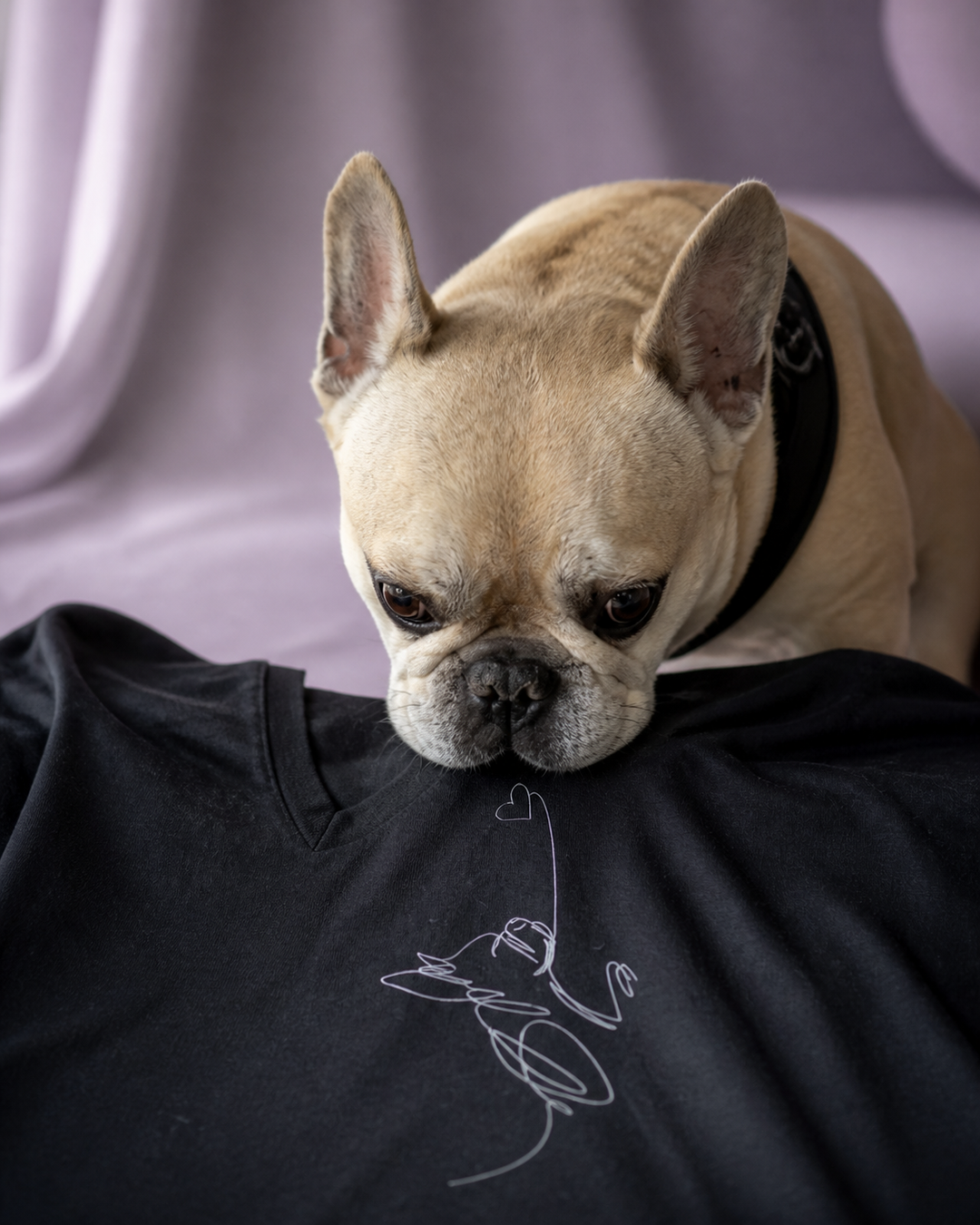 T-shirt donna con ampio scollo a V – Linea cuore