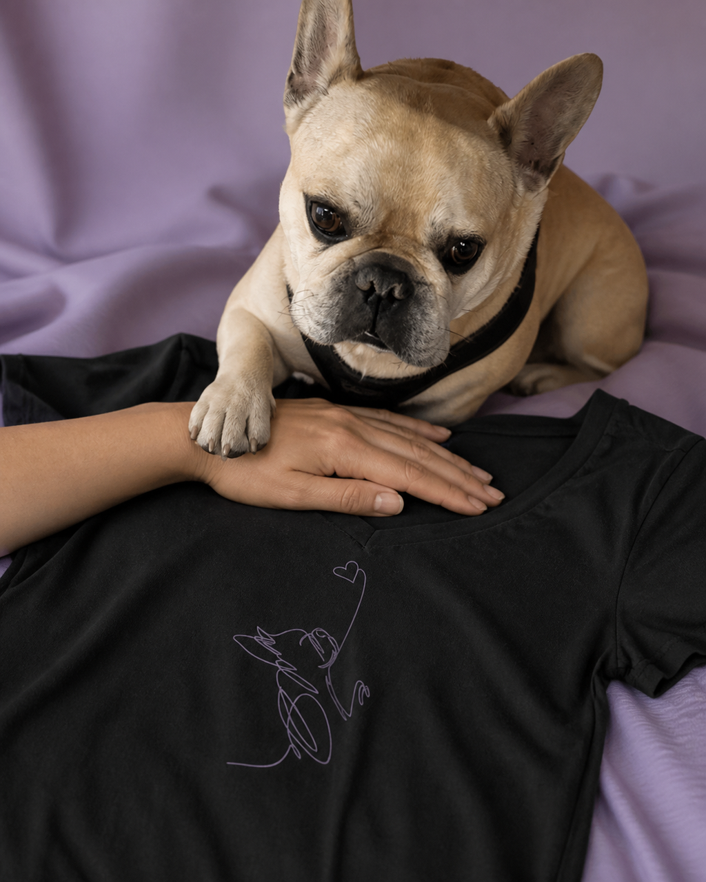 T-shirt donna con ampio scollo a V – Linea cuore