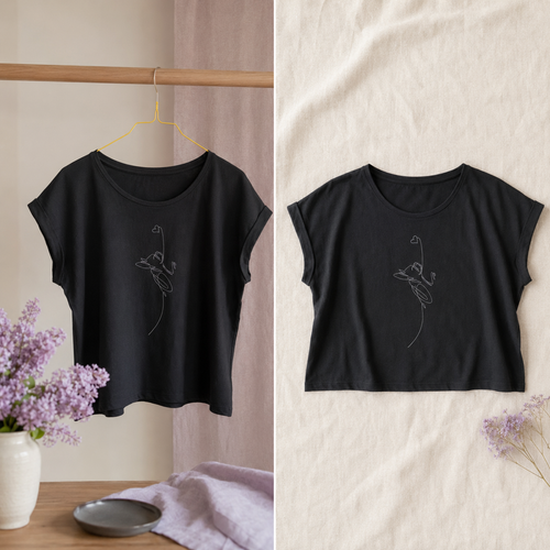 T-shirt nera girocollo ampio “Linea cuore” in cotone organico