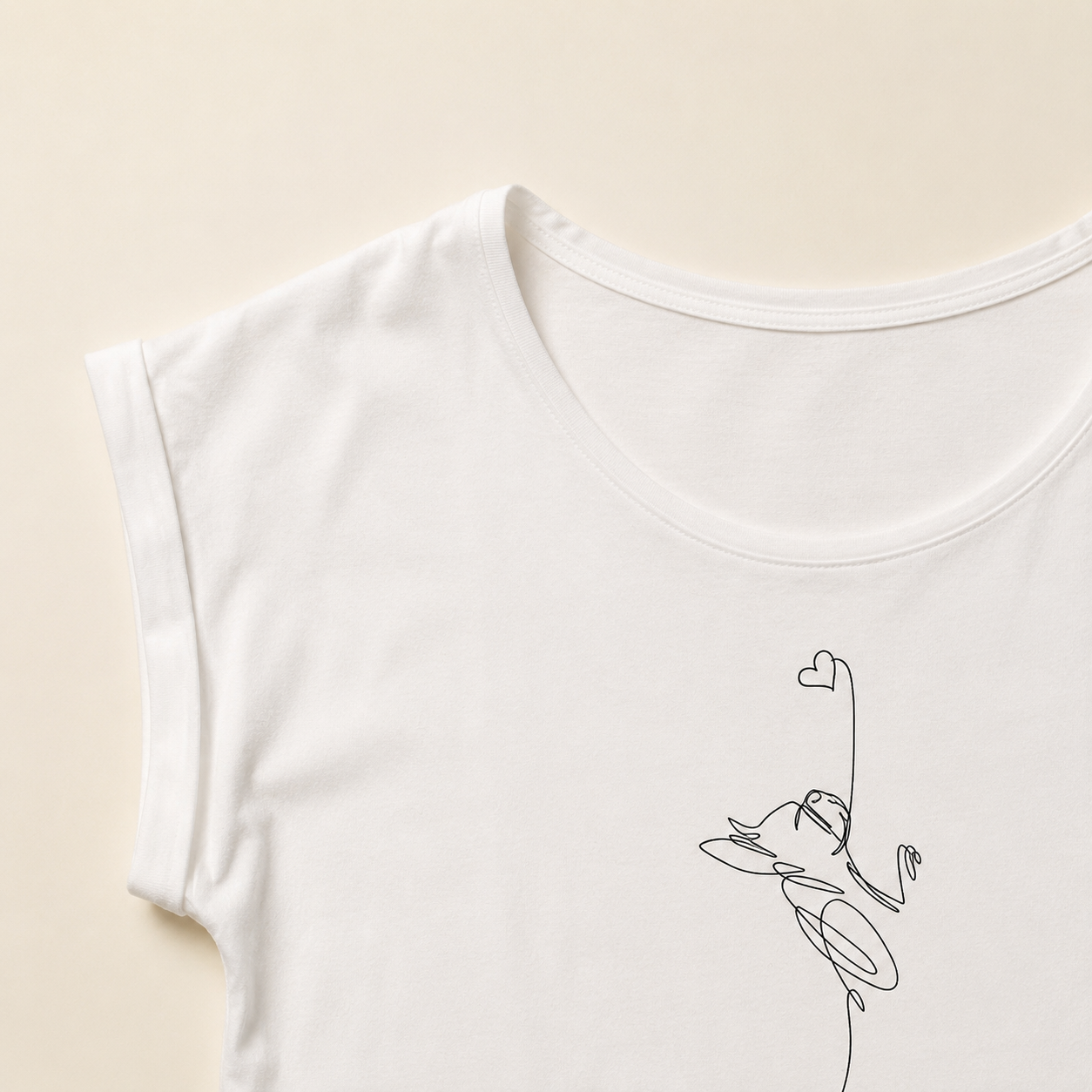 T-shirt bianca girocollo ampio “Linea cuore” in cotone organico